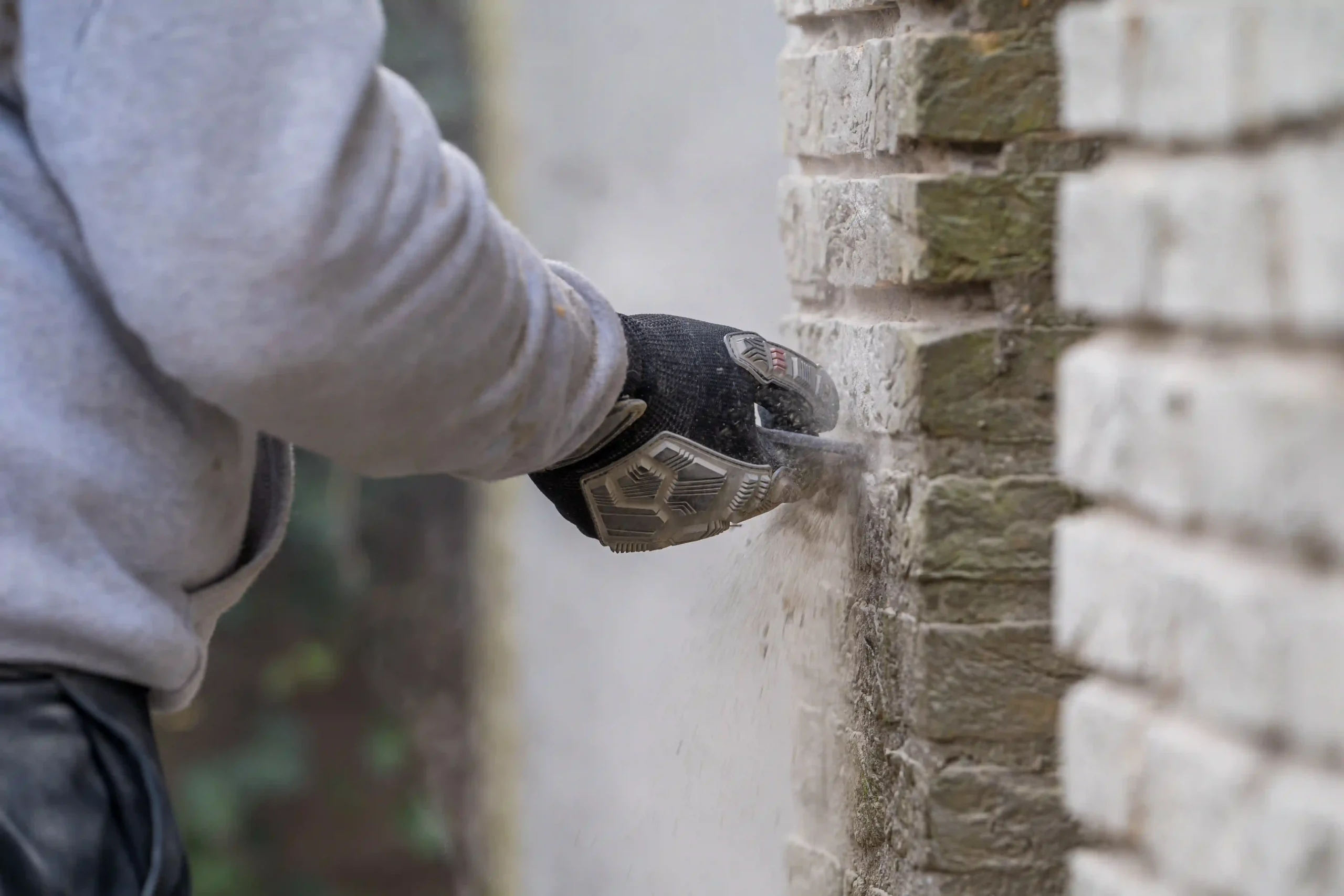 Storm-Gevelrenovatie-Leidschendam-47-scaled-1 Verweerd voegwerk in oude bakstenen gevel